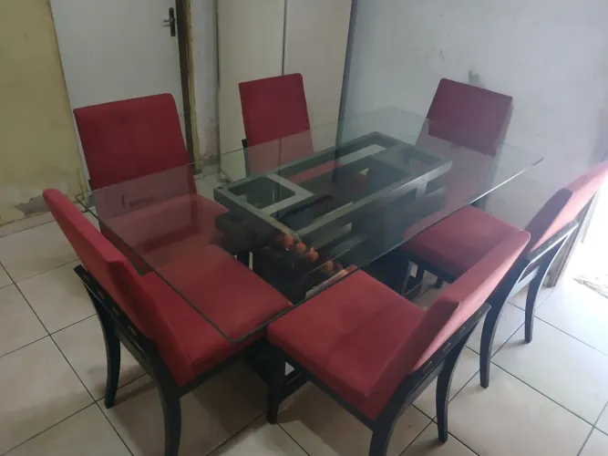 Vende-se Mesa de Vidro C/ 6 Cadeiras (Veja a descrição)