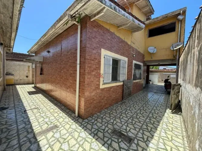Casa para Venda em Itanhaém, Belas Artes, 5 dormitórios, 2 suítes, 2 banheiros, 1 vaga
