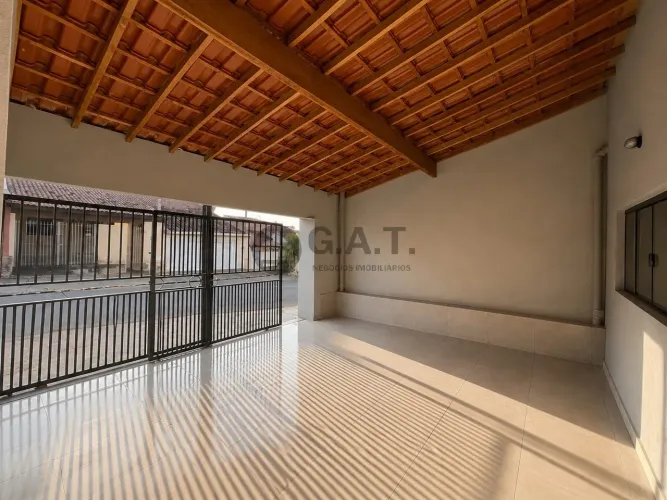 Imóvel à venda em Sorocaba-SP: Casa com 2 quartos, suíte, 2 salas, 2 banheiros, 2 vagas e
