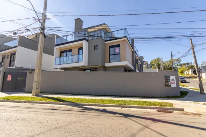 Sobrado para Venda, Curitiba / PR, bairro Pilarzinho, 3 dormitórios, sendo 1 suíte, 4 banh