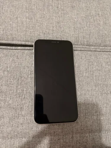 Vendo IPhone XR - Preço negociável.