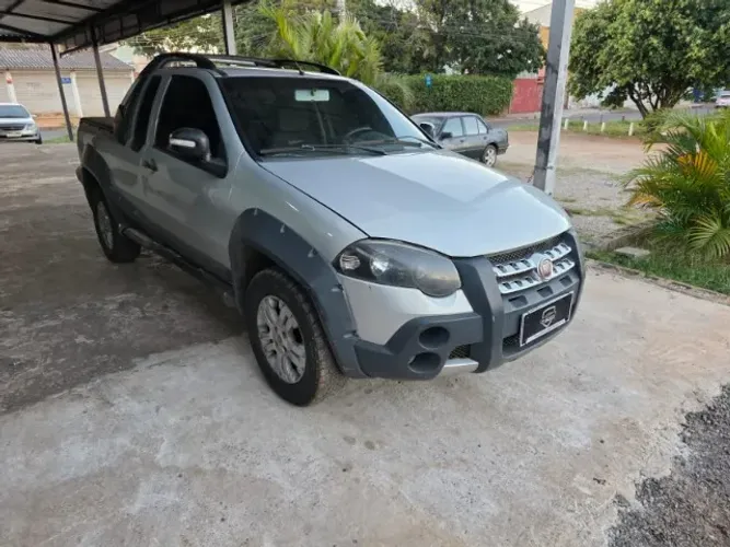 Fiat Strada Adventure 1.8/ 1.8 Locker Flex CE 2009