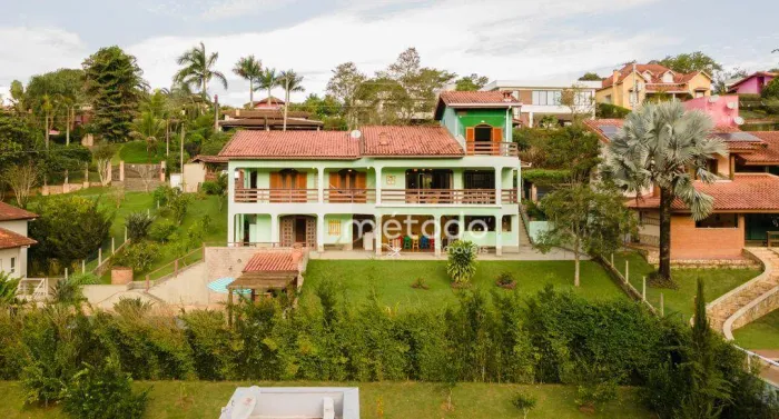 Casa com 4 quartos à venda, 398 m² por R$ 2.340.000 - Condomínio Residencial Alpes de Guar