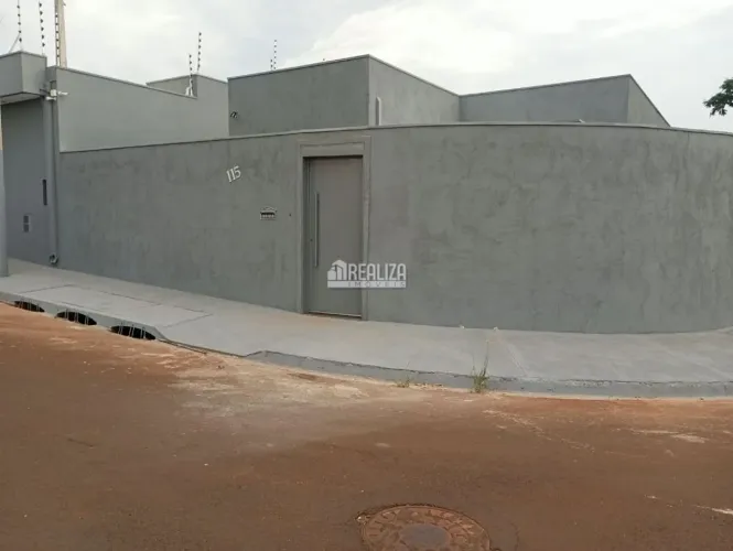 Casa Padrão à Venda no Jardim Botânico em Igarapava - 2 Dormitórios e 2 Vagas Cobertas