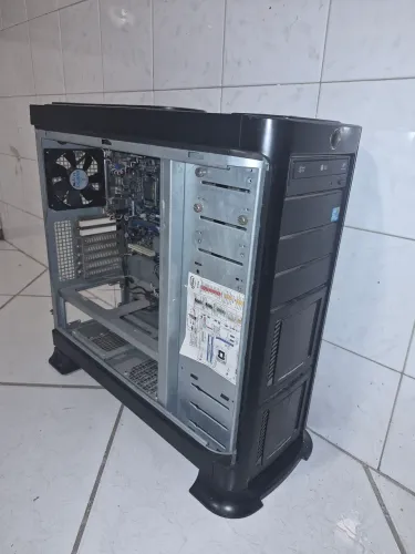 Gabinete Zalman GS1000 SE 6 Baias HD (Ideal p/ NAS) + i7 870 + Placa p/ Peças