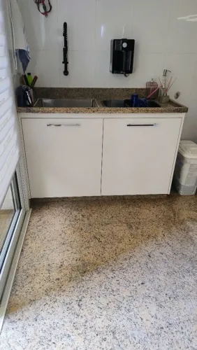 Gabinetes para banheiro, cozinha, lavanderia.