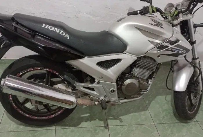 Troco CBX Twister 2006 em 125 ou 150 