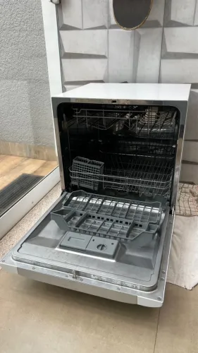 a Lava-louças Electrolux 8 Serviços Branca