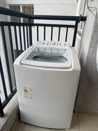 Máquina de lavar semi nova 12kg