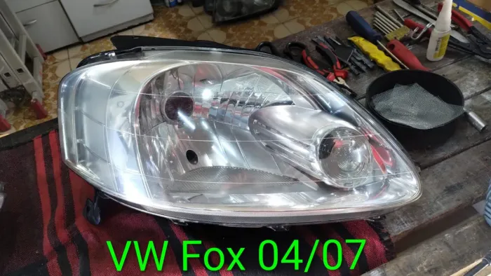 Farol direito VW Fox 04 / 07 foco simples