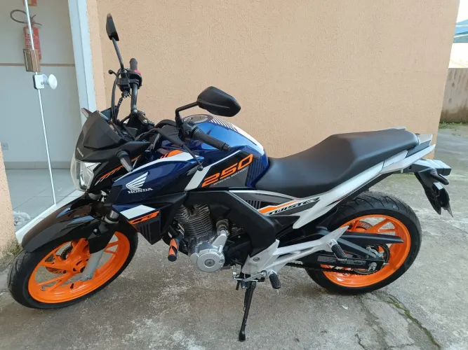 Twister 2020 edição limitada