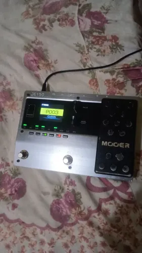 Pedaleira de guitarra mooer GE 150