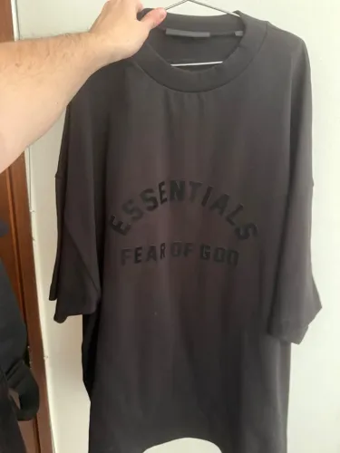 Camiseta Essentials Fear of God
