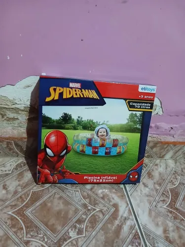 Piscina homem aranha 