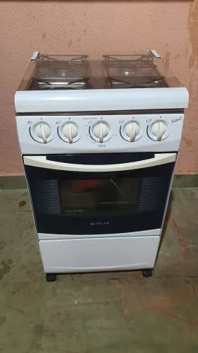Vendo Fogão 4 bocas.