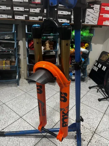 Suspensão Fox 38 factory kashima grip2 170mm
