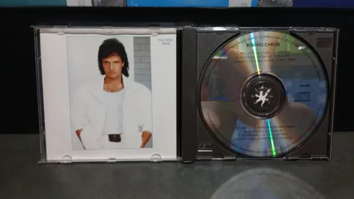 Coleção CD's Roberto Carlos (46 CD's, incluindo o álbum de 1987 "Tô chutando latas")