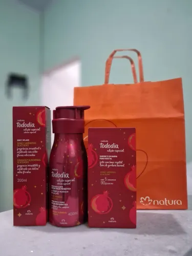 Tododia Romã e Amêndoas Glaceadas Kit Natura em Promoção (3 produtos)