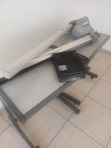 Motor e braços de portão eletrônico