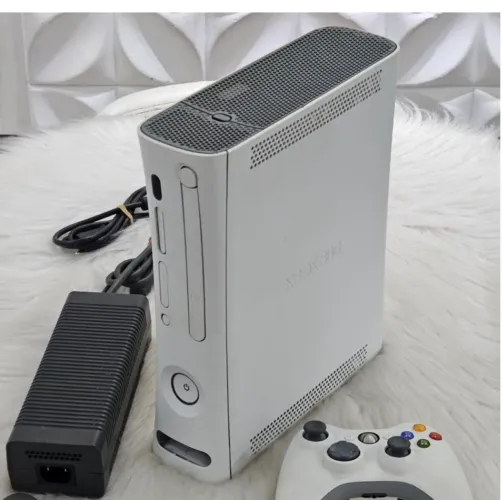 XBOX 360 BRANCO NA CAIXA