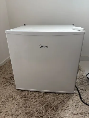 Frigobar Midea 45L
