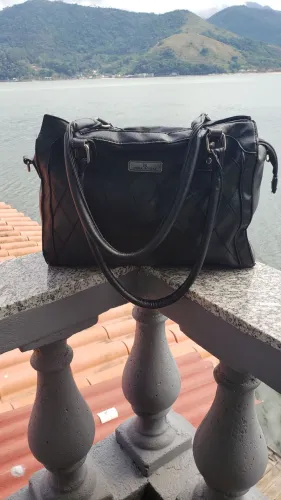 BOLSA DE COURO PRETA