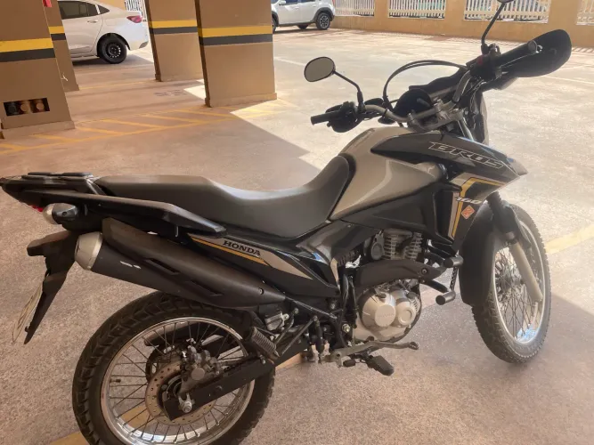 Bros 160 nova só 23 km rodado