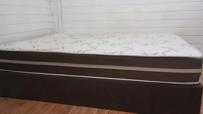 Cama com colchão