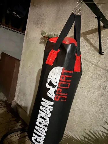 Vendo saco de Box com suporte e Luvas