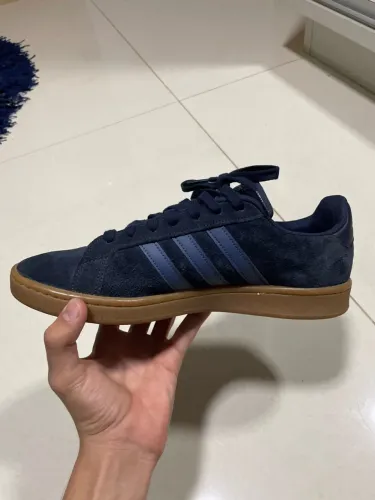Adidas campus