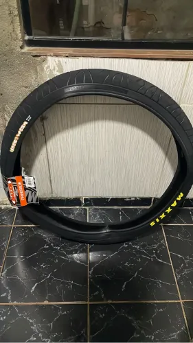 Pneu maxxis aro 26 NOVO SOMENTE 1