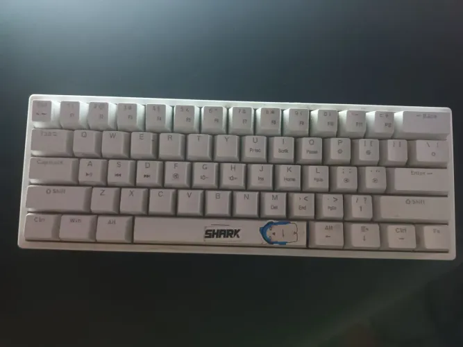 Teclado Mecanico MK61 branco 60% red switch usado
