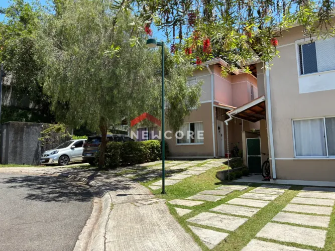 Casa de condomínio em Rua dos Coqueirais - Jardim Petrópolis - Cotia/SP