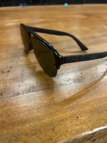 Vendo óculos de sol GUCCi original nunca usado