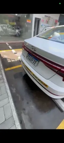 Viagens e excursões, transporte escolar com referência.