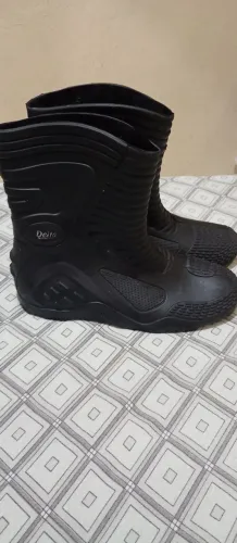 Bota muito confortável compre aqui negociável número 40