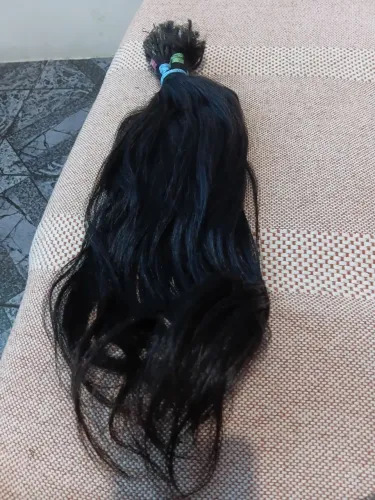 Cabelo humano  e corrente da vivara 