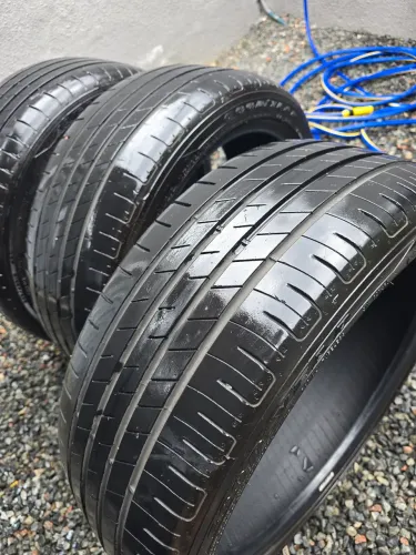  Pneu 205 45 18 Goodyear 60%borracha 