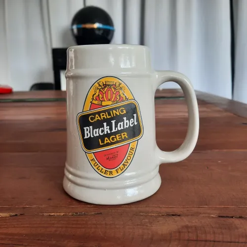 Caneca em porcelana Black Label