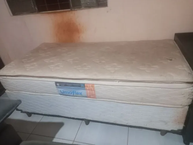 Vendi cama solteiro