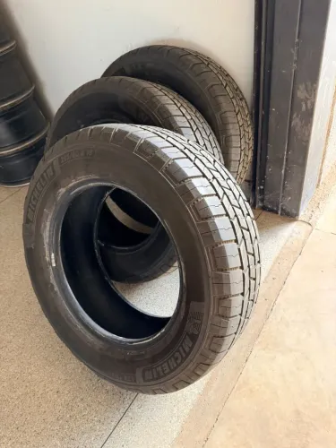 Oportunidade pneu Michelin LTX Trail 265/60R18 90%