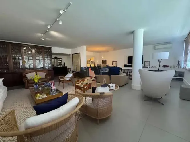 Apartamento : Padrão / Residencial / Leblon
