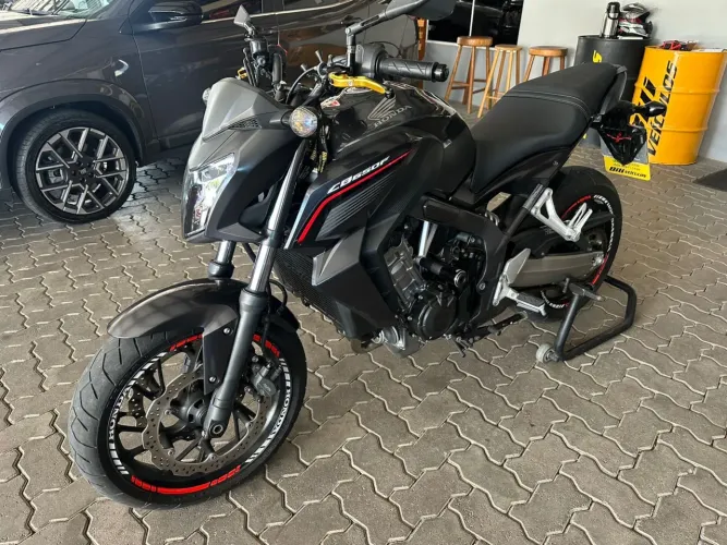 Honda/ CB 650 F. Ano 2021. Apenas 21 Mil Kms 