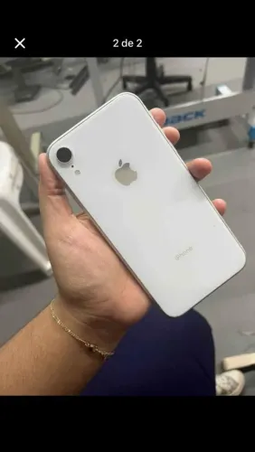 iPhone XR BL0QUEADO