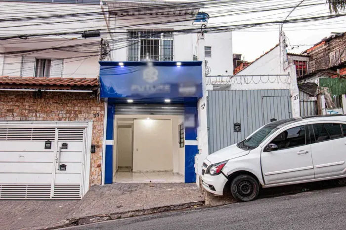 Casa comercial na Rua Santo Rizzo, 31 30 m²