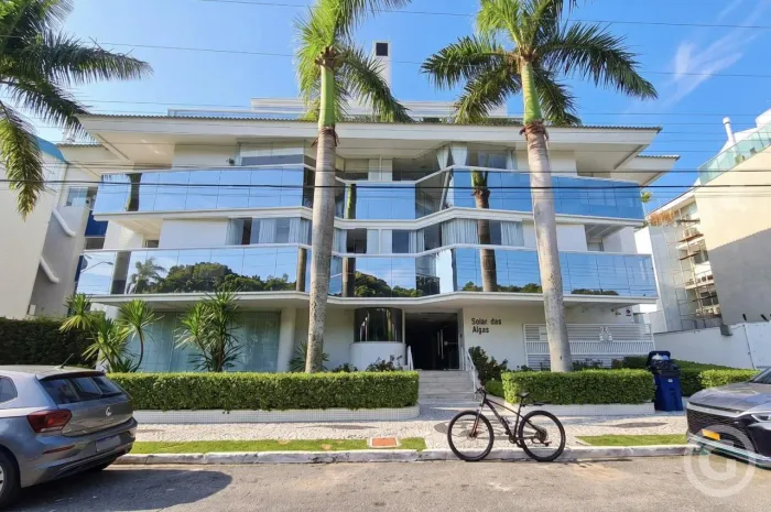 Cobertura duplex de alto padrão em Jurerê, Florianópolis