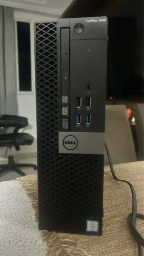Computador Dell optiplex 7040 tower.