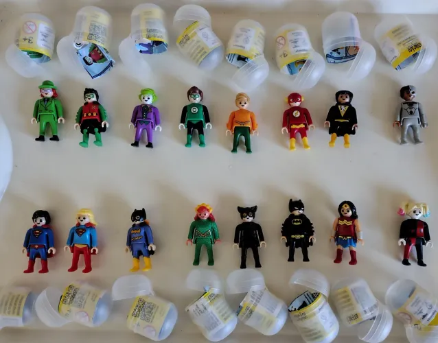 Coleção Playmobil DC Kinder ovo completa 