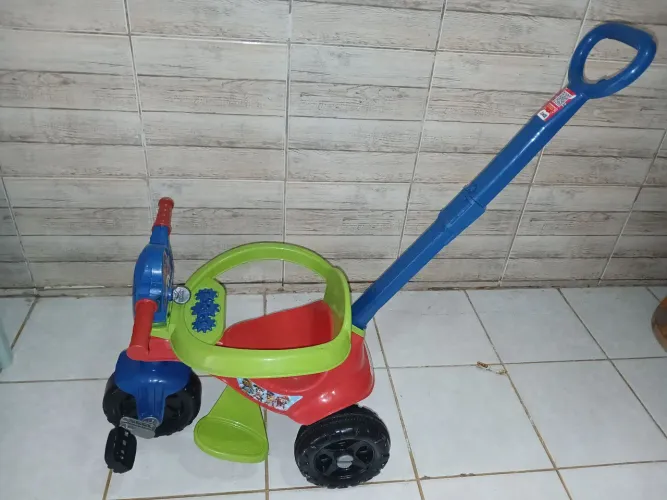 Motoca triciclo