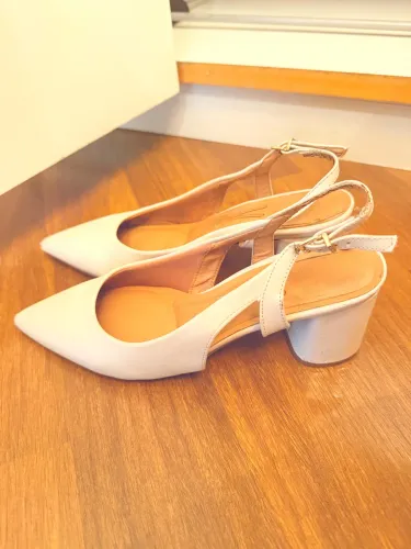 Sapato vizzano off white TAM 37